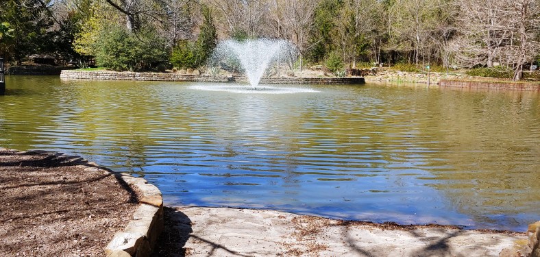 another lake at Clark Garden.jpg
